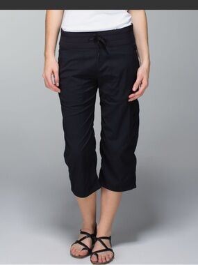 lululemon athletica Black Cropped Drawstring Capris